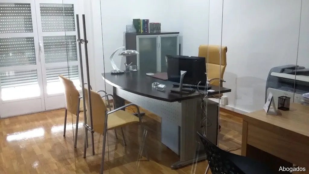 ROBERTO GÓMEZ CALLES ABOGADO