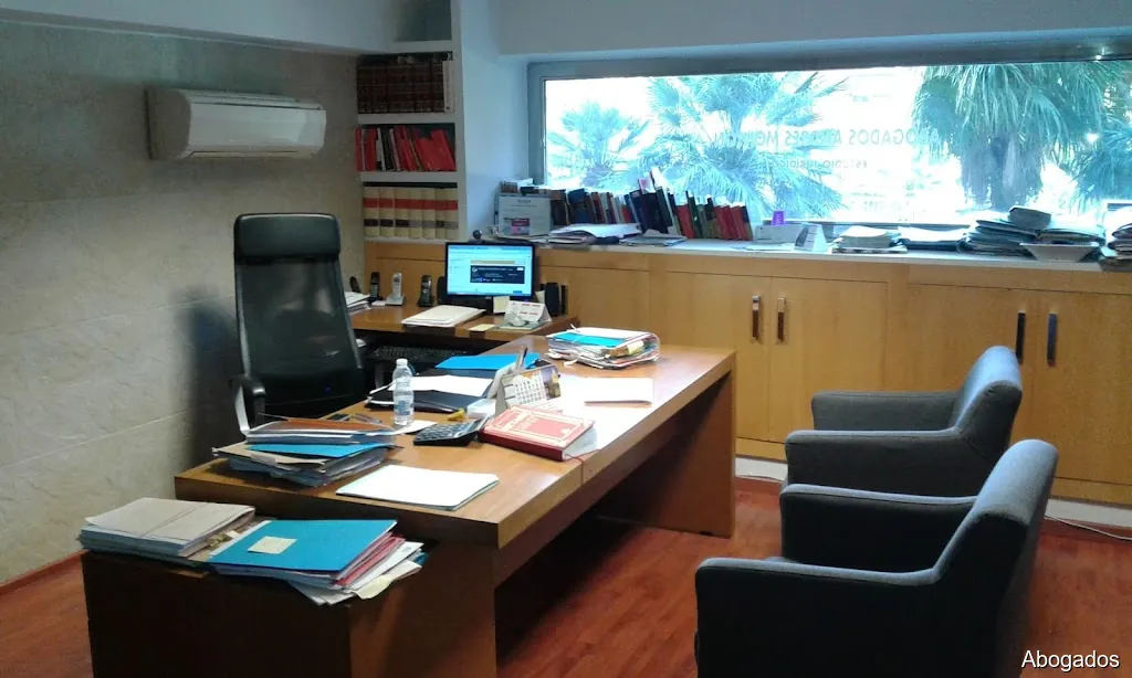 Elena Córcoles Tarín