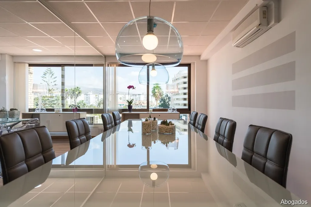 Mérita Legal. Dunia Cubas, Abogada