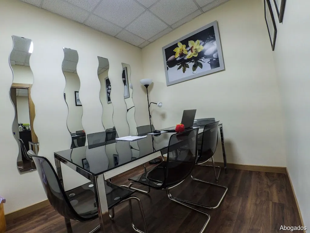 Belén Cosiales Martín, Abogada