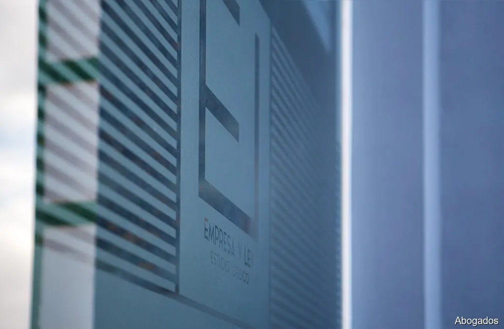 Empresa y Ley
