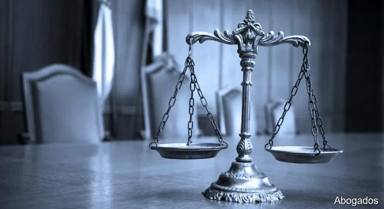 Consuelo Sánchez Hellín