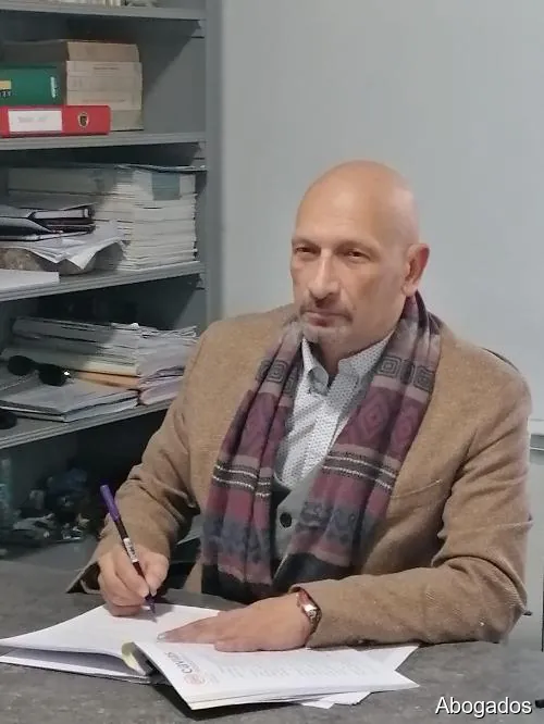 Carlos J. Pérez Serrano