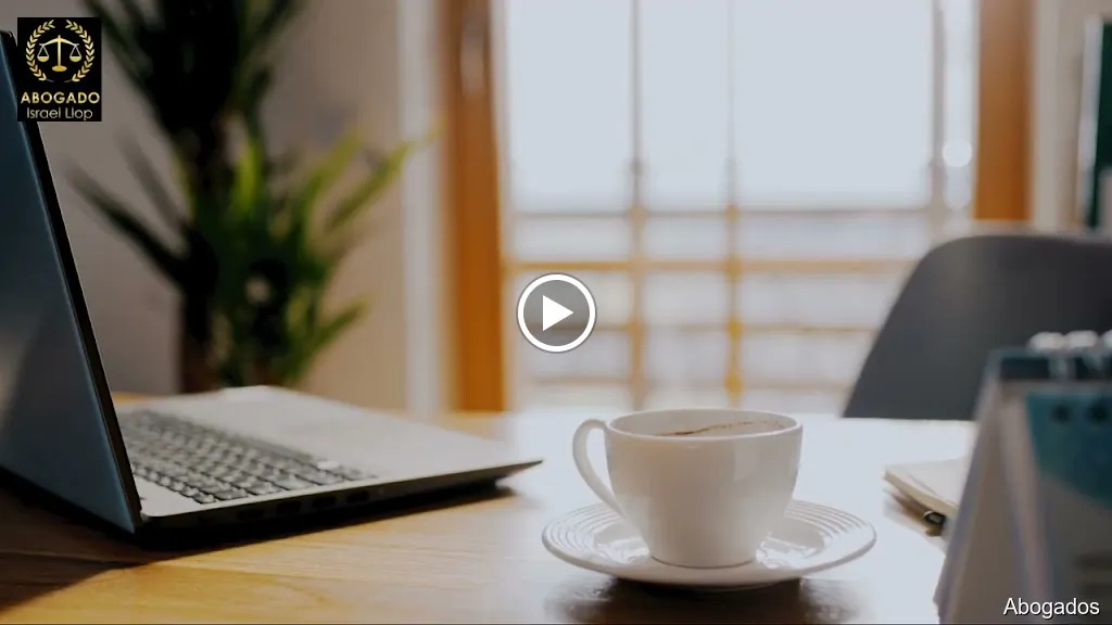 ISRAEL LLOP, ABOGADO