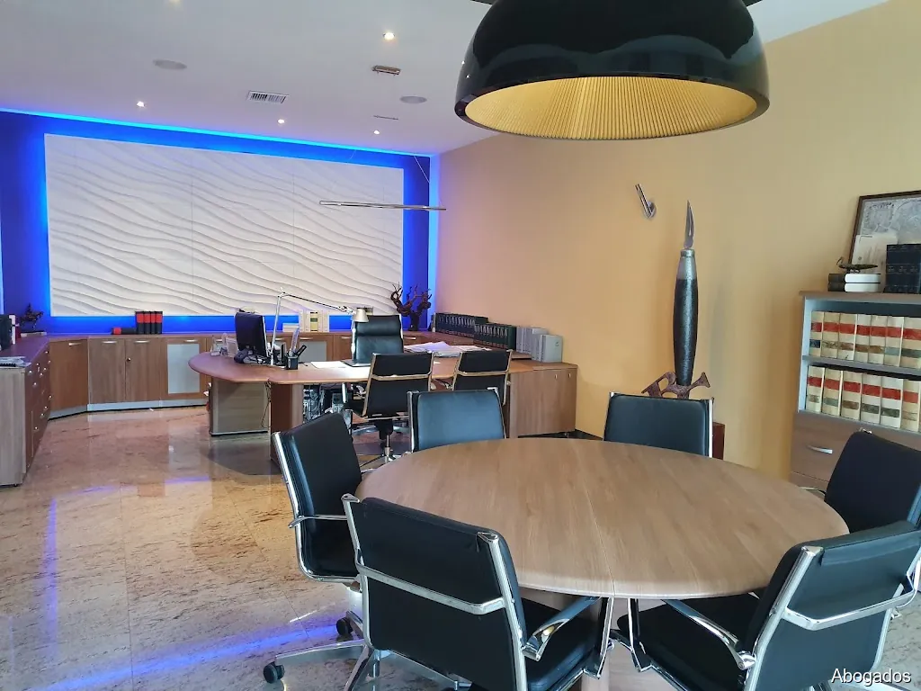 FRANCISCO ROBLES CARRASCOSA ABOGADO⚖️GESTORÍA