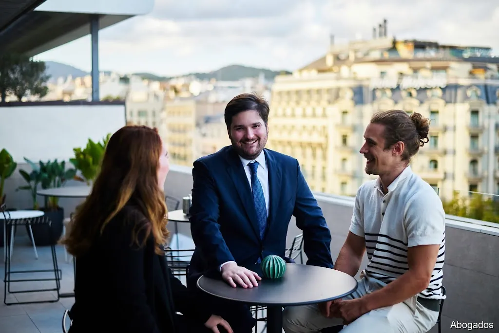 Saúl González Claros - Lawyer & Real Estate