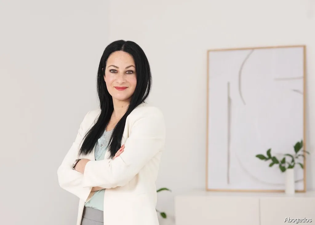 Amores & Farrad Abogados