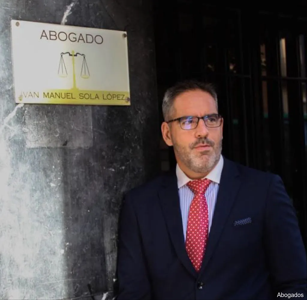 Abogado Ivan Sola