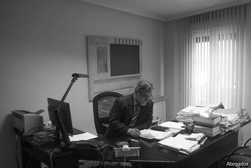 Bernardo López - Abogado