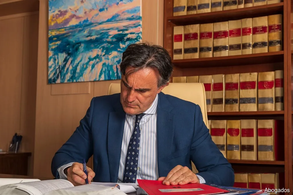 Luis Baños Abogados