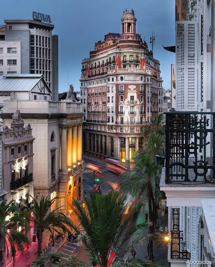 VÁZQUEZ Y ASOCIADOS