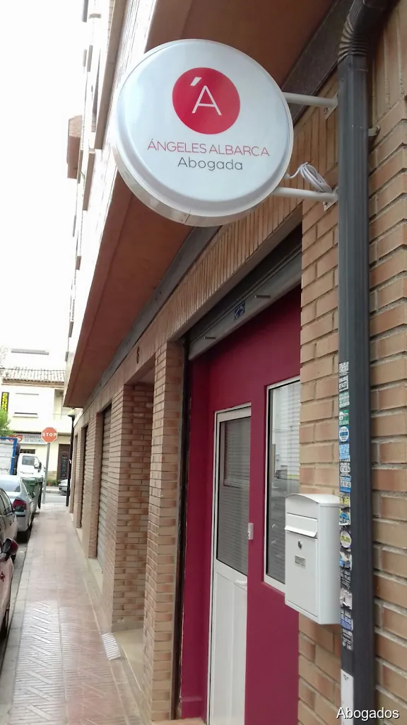 ÁNGELES ALBARCA ABOGADA