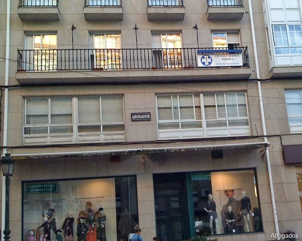 Insua, Briones y Sacido. Abogados.