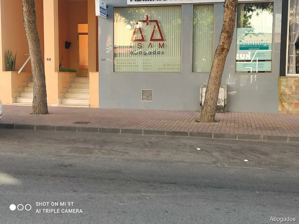 Isabel María Saura Martínez Abogada