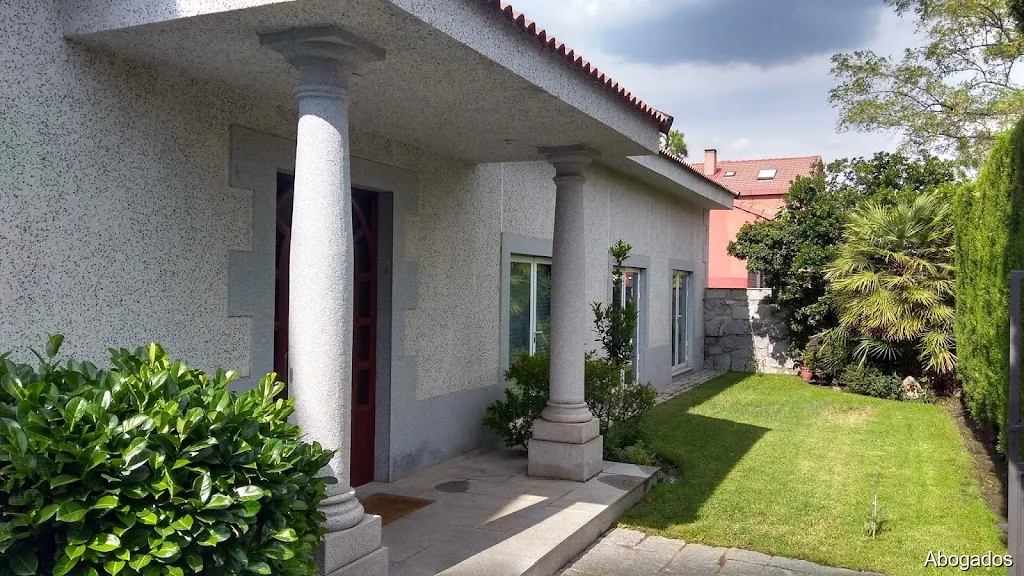 CÁCERES & CÁCERES - ABOGADOS