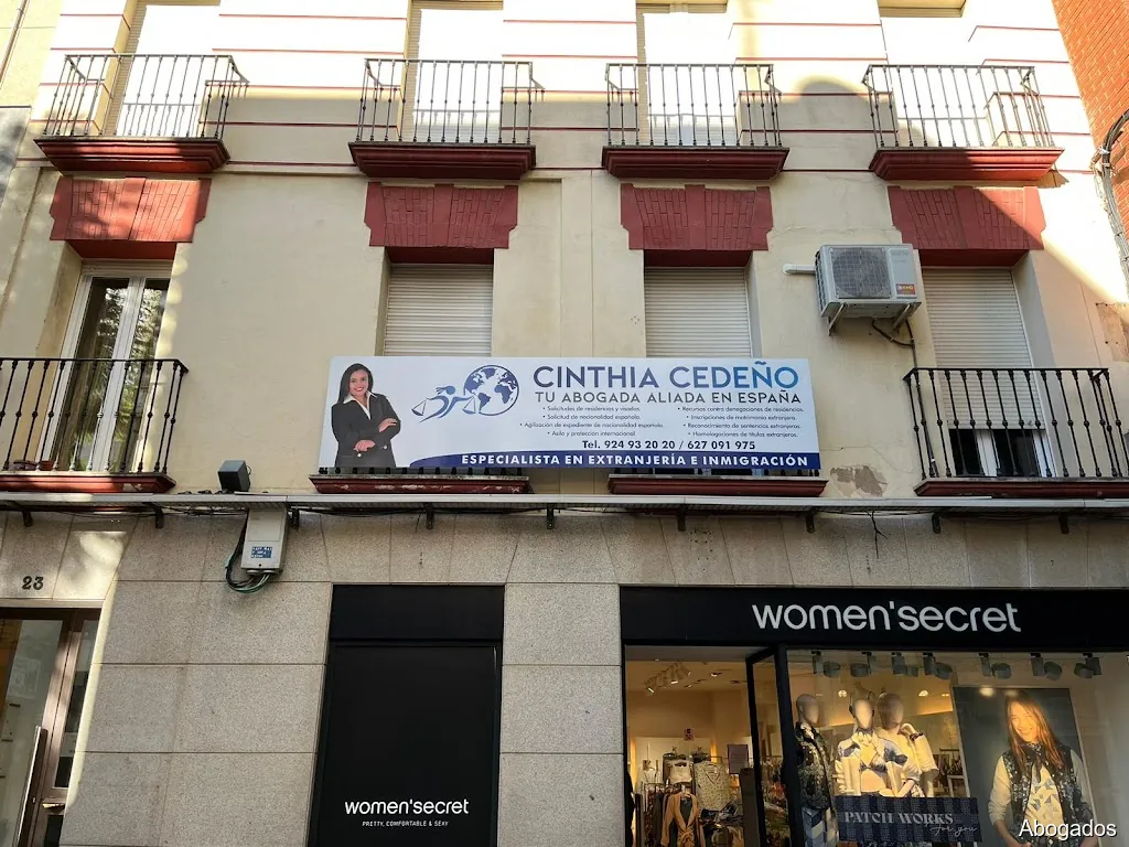 Abogada Cinthia Cedeño Extranjería Abogados Especialistas en Extranjería y Nacionalidad Española