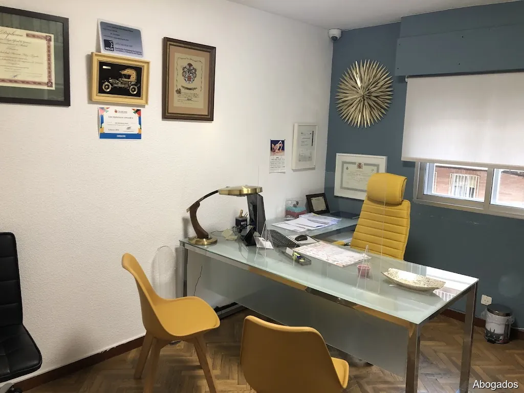 Raul D Asesores & Gestoria