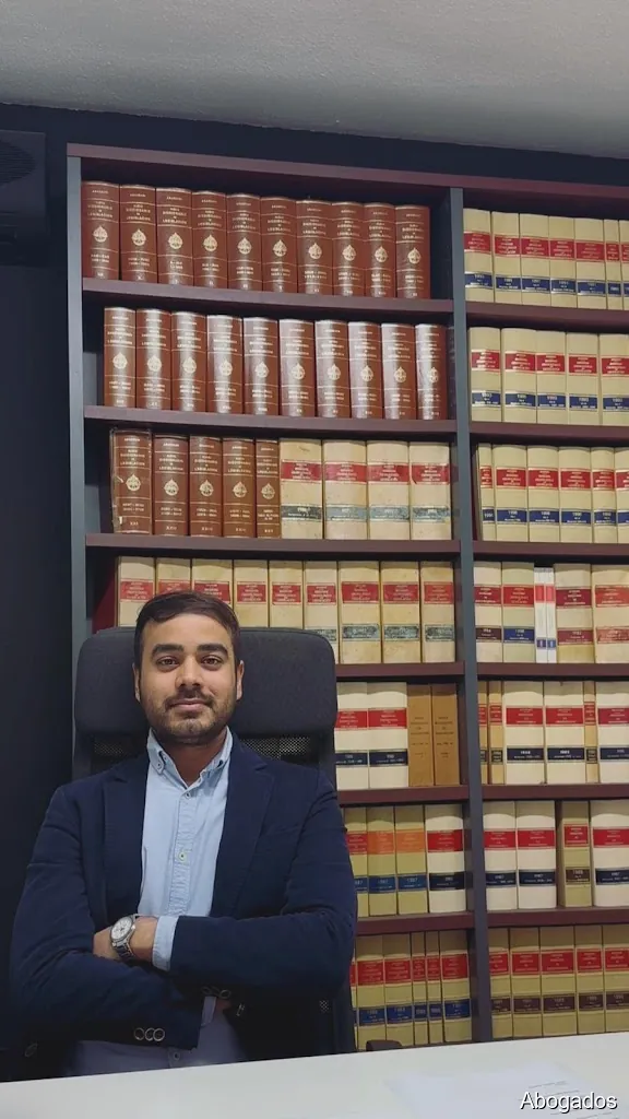 Vikesh Vashdev Arjandas Abogado