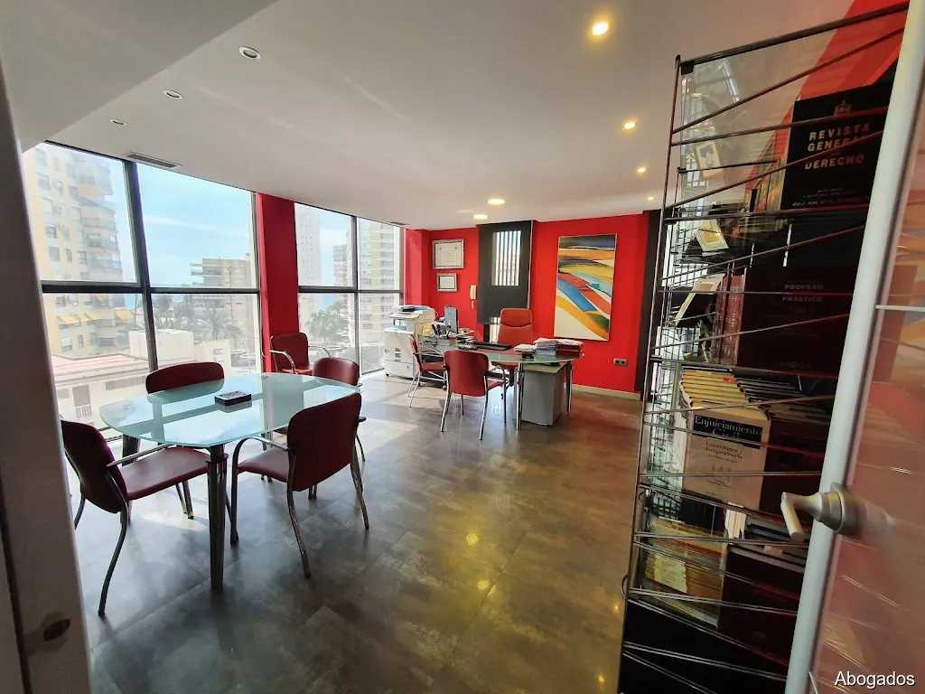 Yolanda Pérez Guardiola. Abogada.