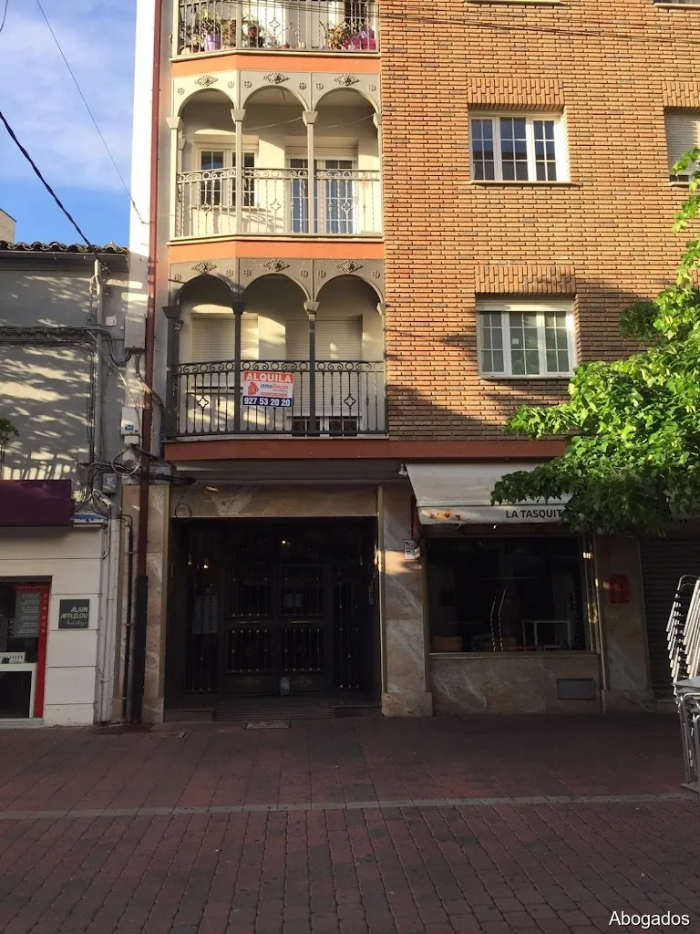 Abogada Ana M Domínguez Flores