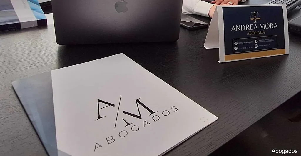 Andrea Mora Abogados