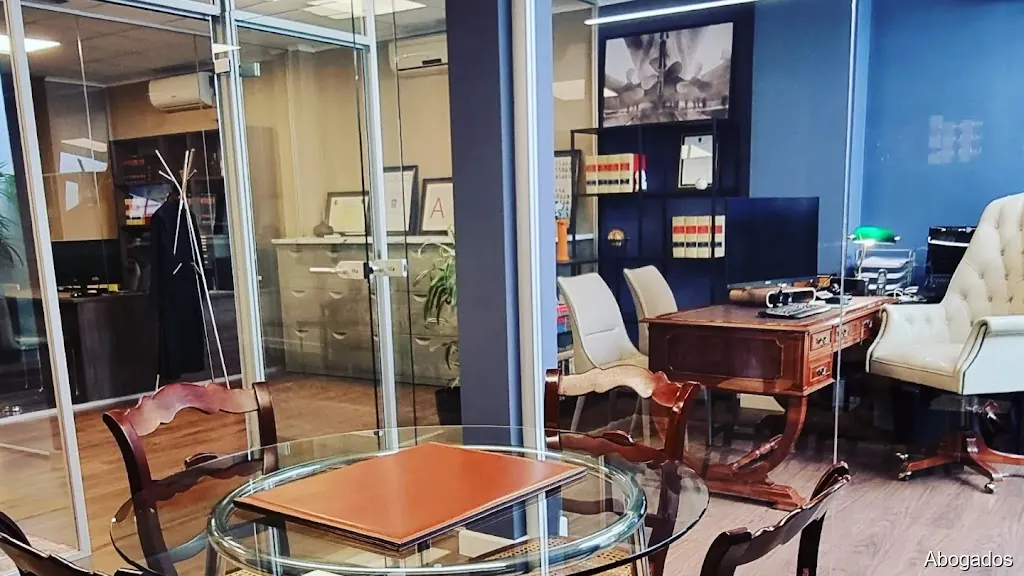 ADVOCAT MATARÓ - PERE SIRÉS - Civil, Bancari, Penal, Familia & Herencies