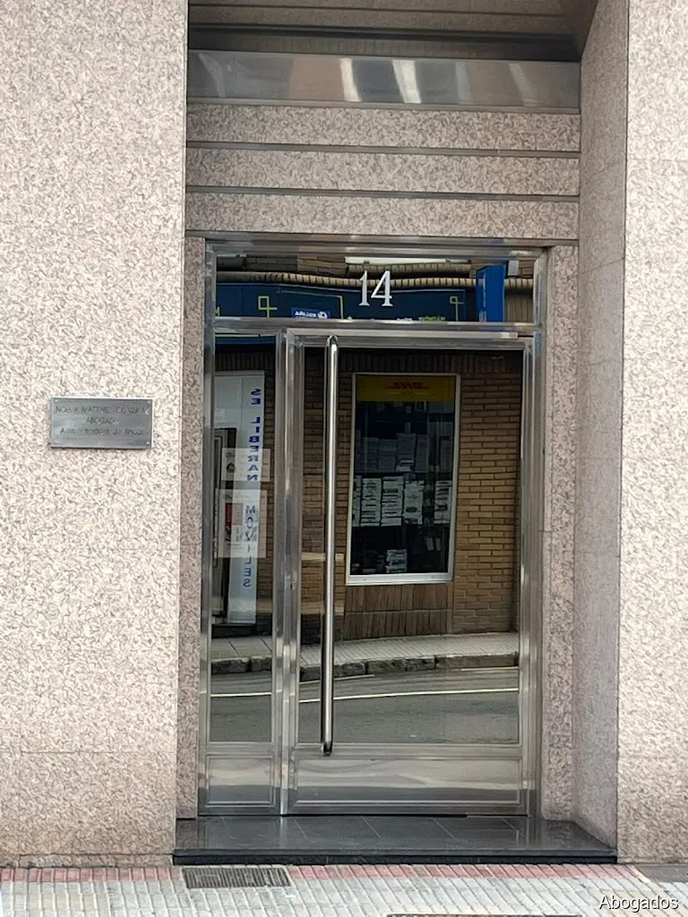 Noelia Martínez - Abogado - Adm. de Fincas en Piedras Blancas