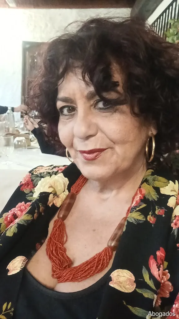 ABOGADA Estefanía Benítez