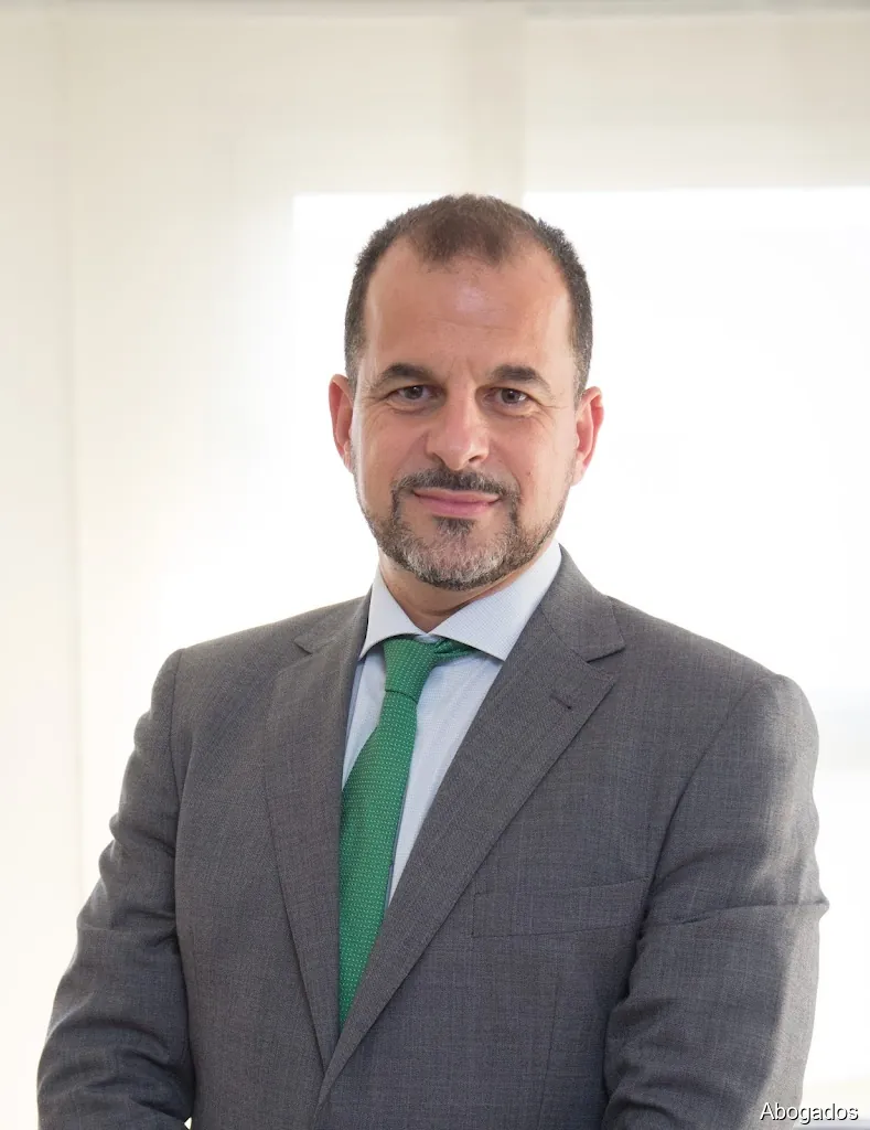 Antonio Silva Moriano . Abogado