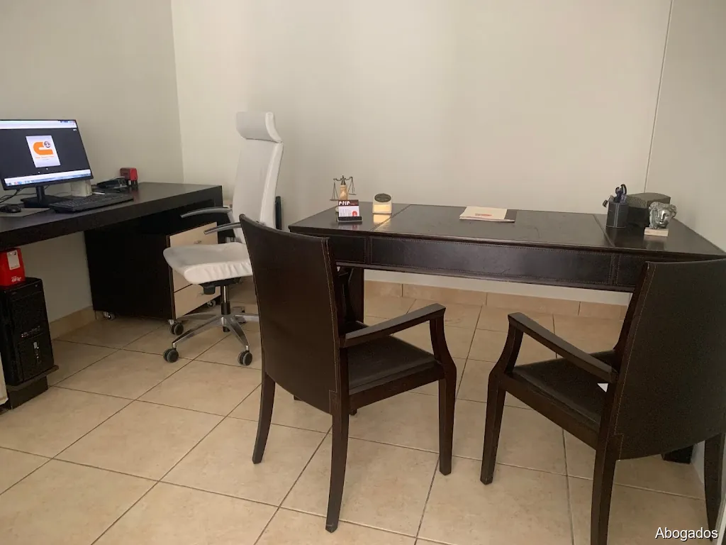 NÚRIA CRUSET PUJOL, Advocada