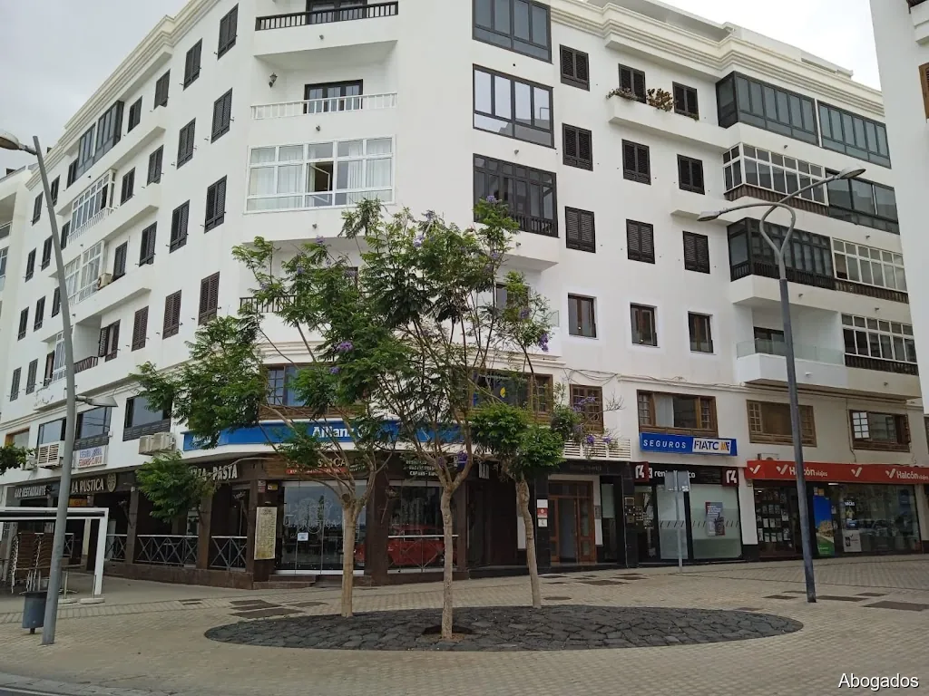 Octavio Topham Camejo - Abogado