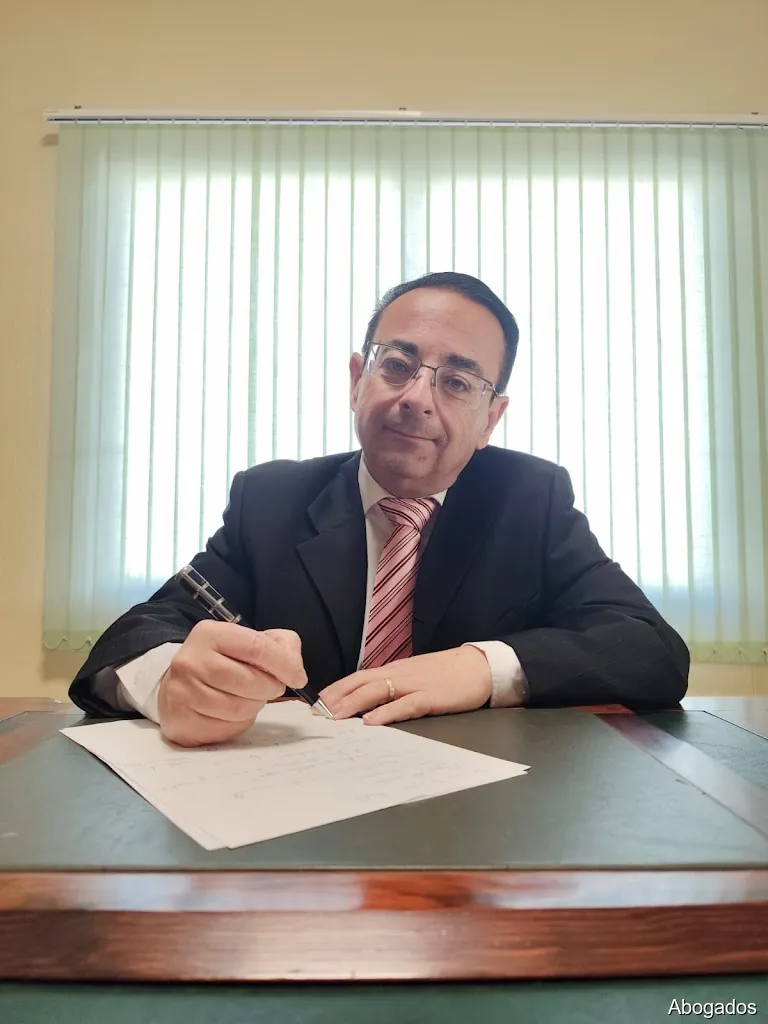 Rafael Linares Membrilla. Abogado.