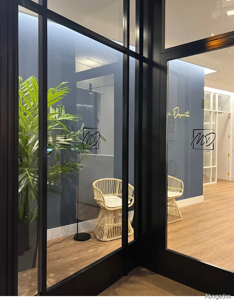 GRACIELA MENENDEZ & DAPORTA, ABOGADOS