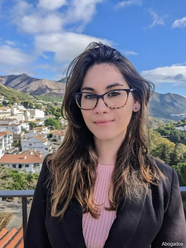 HK Lawyers - Fuengirola | Daniela Hunter & Illya Kosovskiy