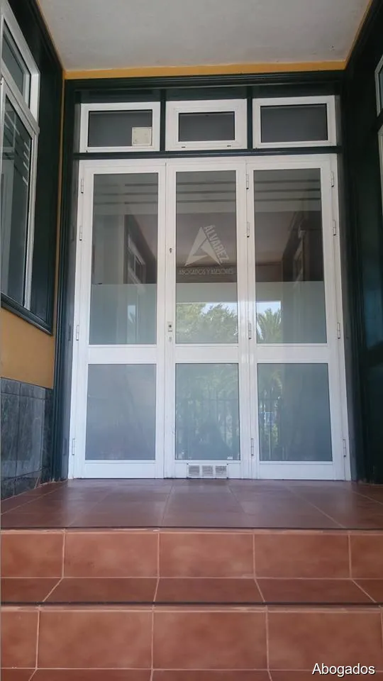 Álvarez abogados y asesores