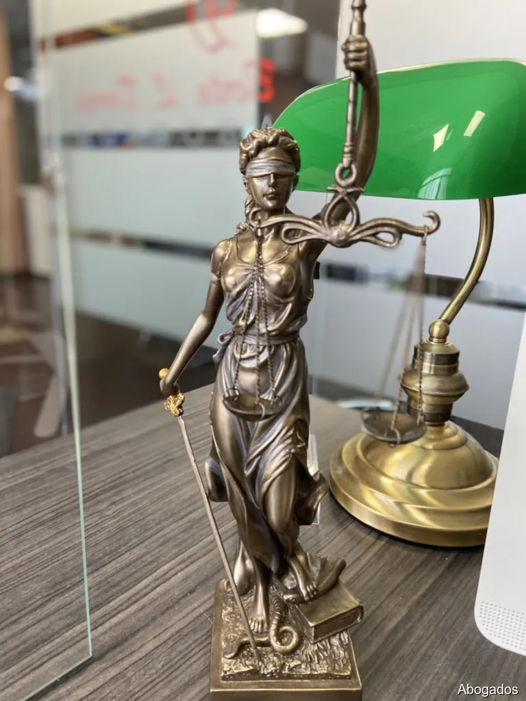 Berta L. Dorrio Abogada