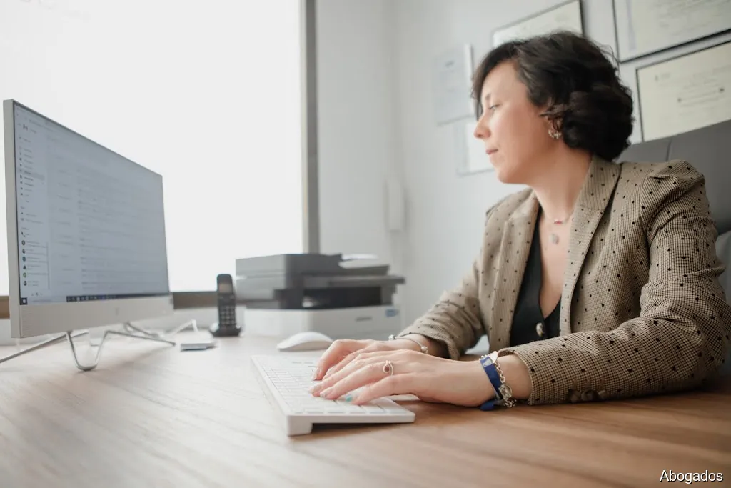 Elena Romero Ramírez | ABOGADA