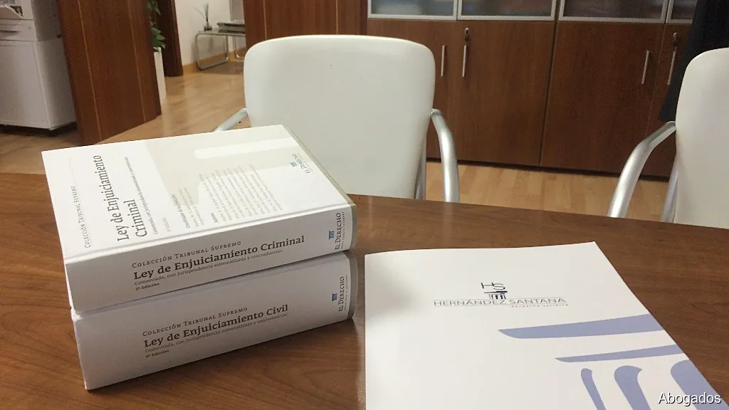 Víctor J. Hernández Santana, Abogado, DESPACHO JURÍDICO