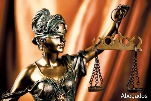 Abogada Esmeralda Hernández