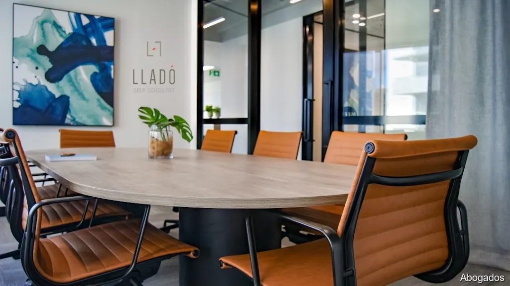 LLADÓ GRUP CONSULTOR - Gestoría y asesoría