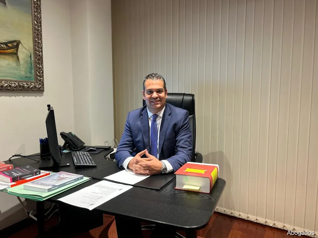 TORRE & ORO ABOGADOS